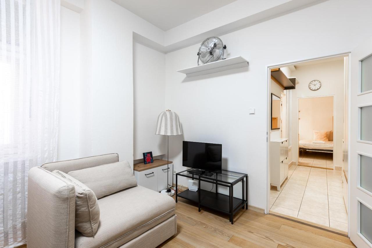 Lotus Apartment Prag Dış mekan fotoğraf