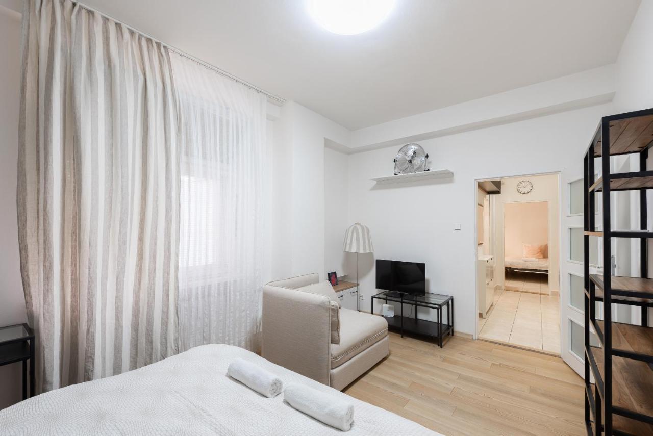 Lotus Apartment Prag Dış mekan fotoğraf