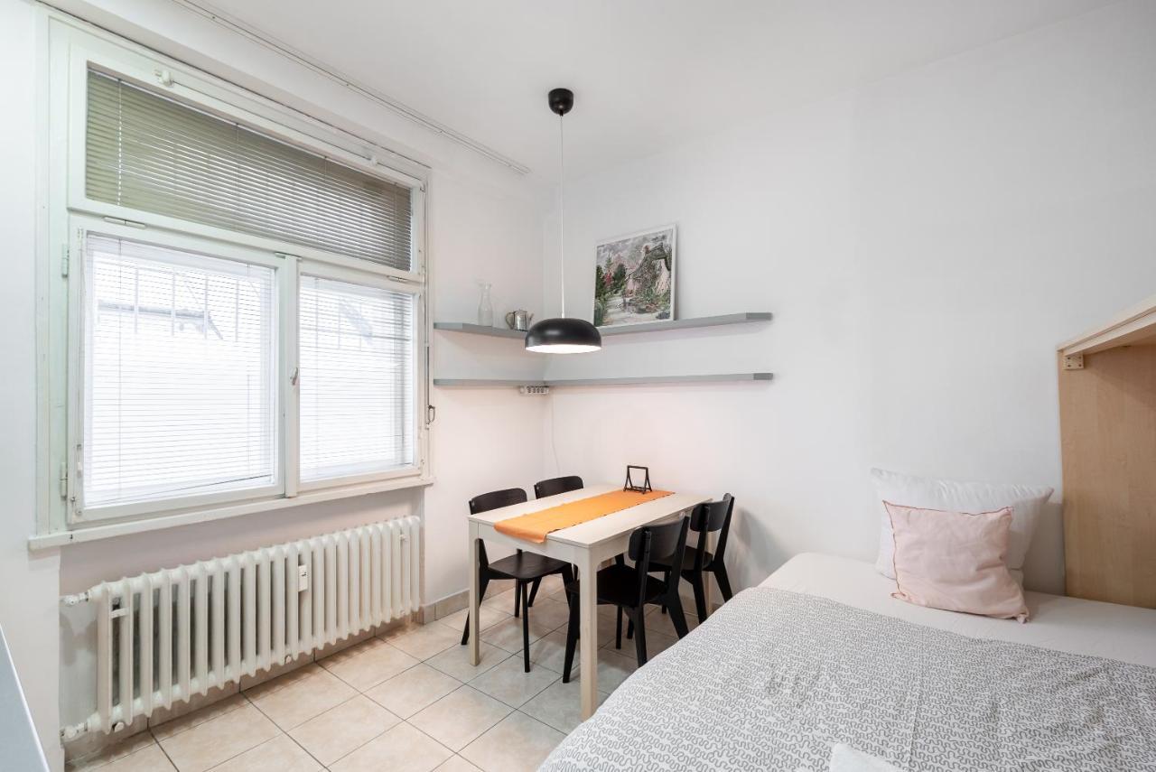 Lotus Apartment Prag Dış mekan fotoğraf