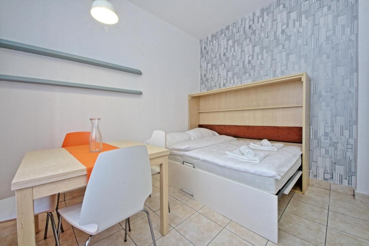 Lotus Apartment Prag Dış mekan fotoğraf
